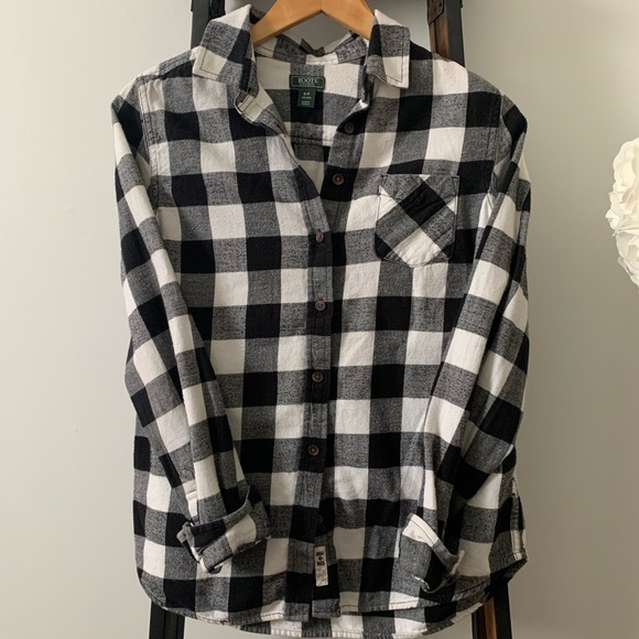 Buffalo Plaid button flannel shirt from Roots 🇨🇦 - Picture 2 of 6